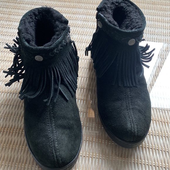 Minnetonka Fringe Ankle Boot - Picture 3 of 10